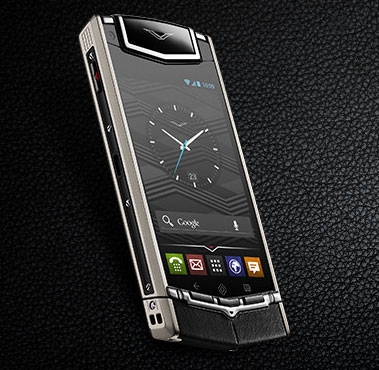 Новая модель телефона от Vertu. Теперь владельцев 5ых айфонов можно официально называть нищебродами.