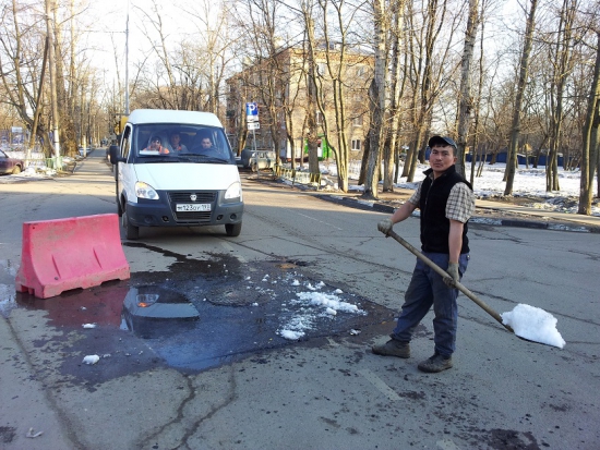 офтоп, Как кладут асфальт в Москве