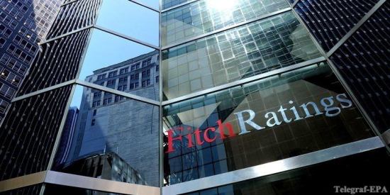 Fitch понизило прогноз для 20 российских банков до "негативного", а S&P и Moody’s поместили на пересмотр рейтинги "дочек" ВТБ и "Сбербанка"