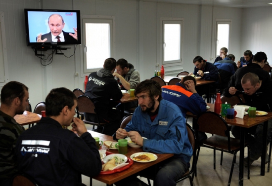 Смотрим и комментируем послание президента к Федеральному собранию сегодня в 12:00 по Москве